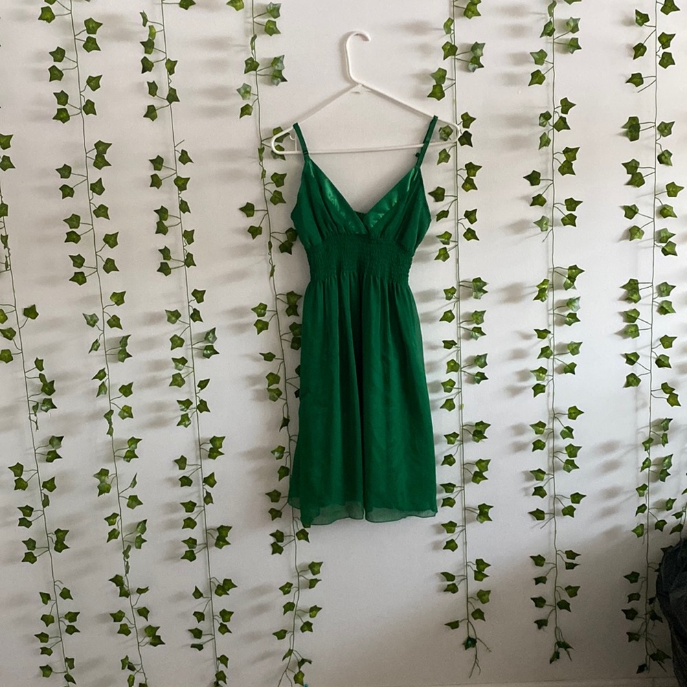 V neck dress